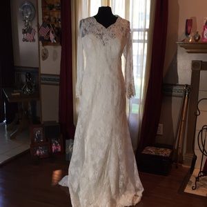 Bonny Bridal Gown - Style 1510 - Size 18W - Ivory